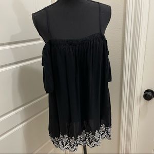 Old Navy Off Shoulder Top - Size XL